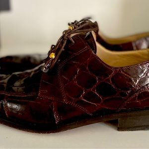 Fennix Logan Alligator chocolate colored men’s shoes.